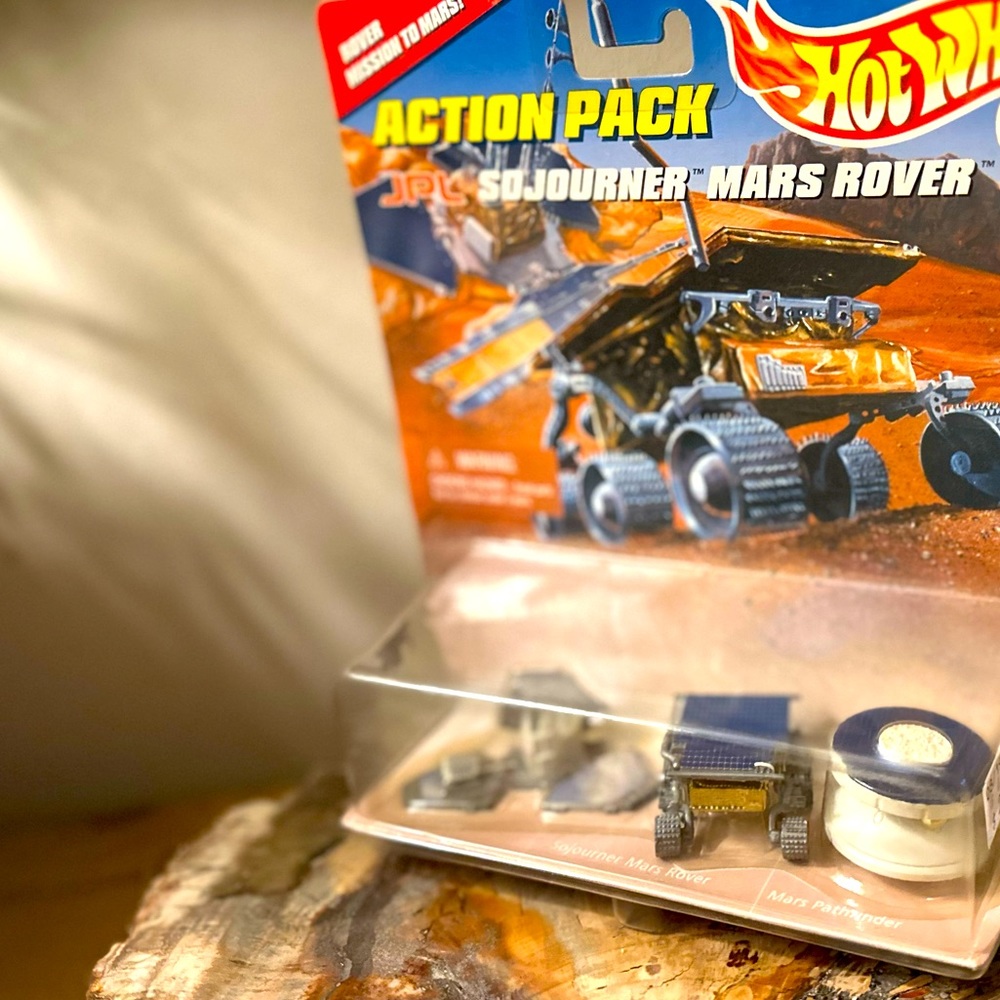 Hotwheels action Pack JPL Sojourner Mars Rover 1997